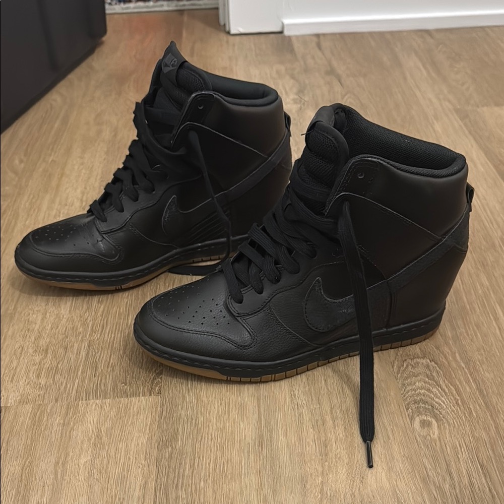 Nike Women's wedge sneakers